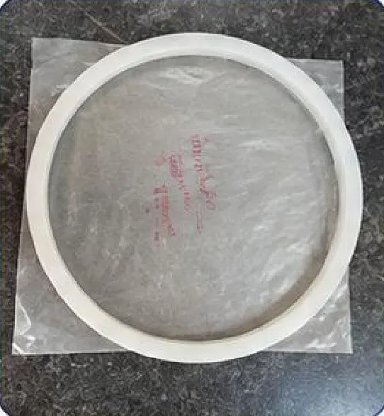 White silicone C-type manhole gasket for a silo milk tank